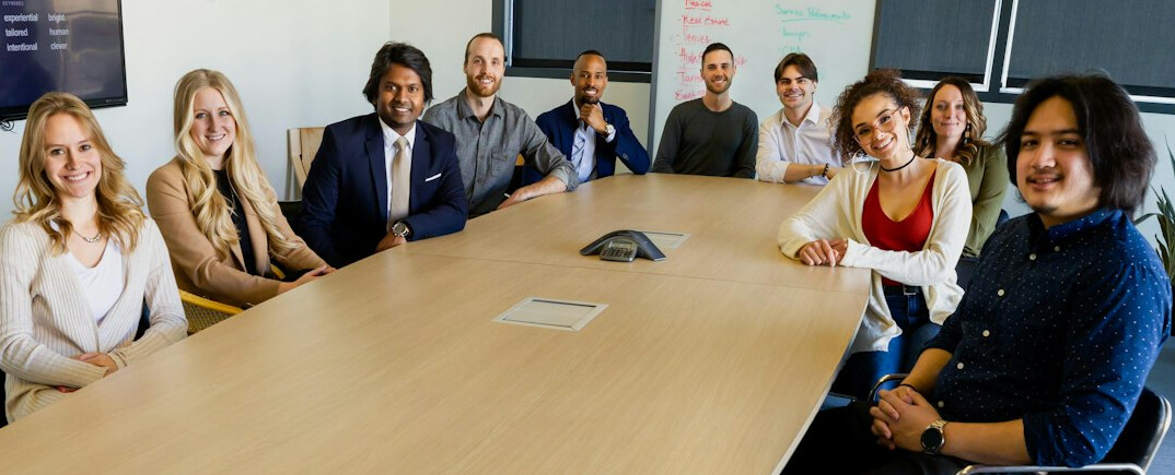 modern leadership meeting